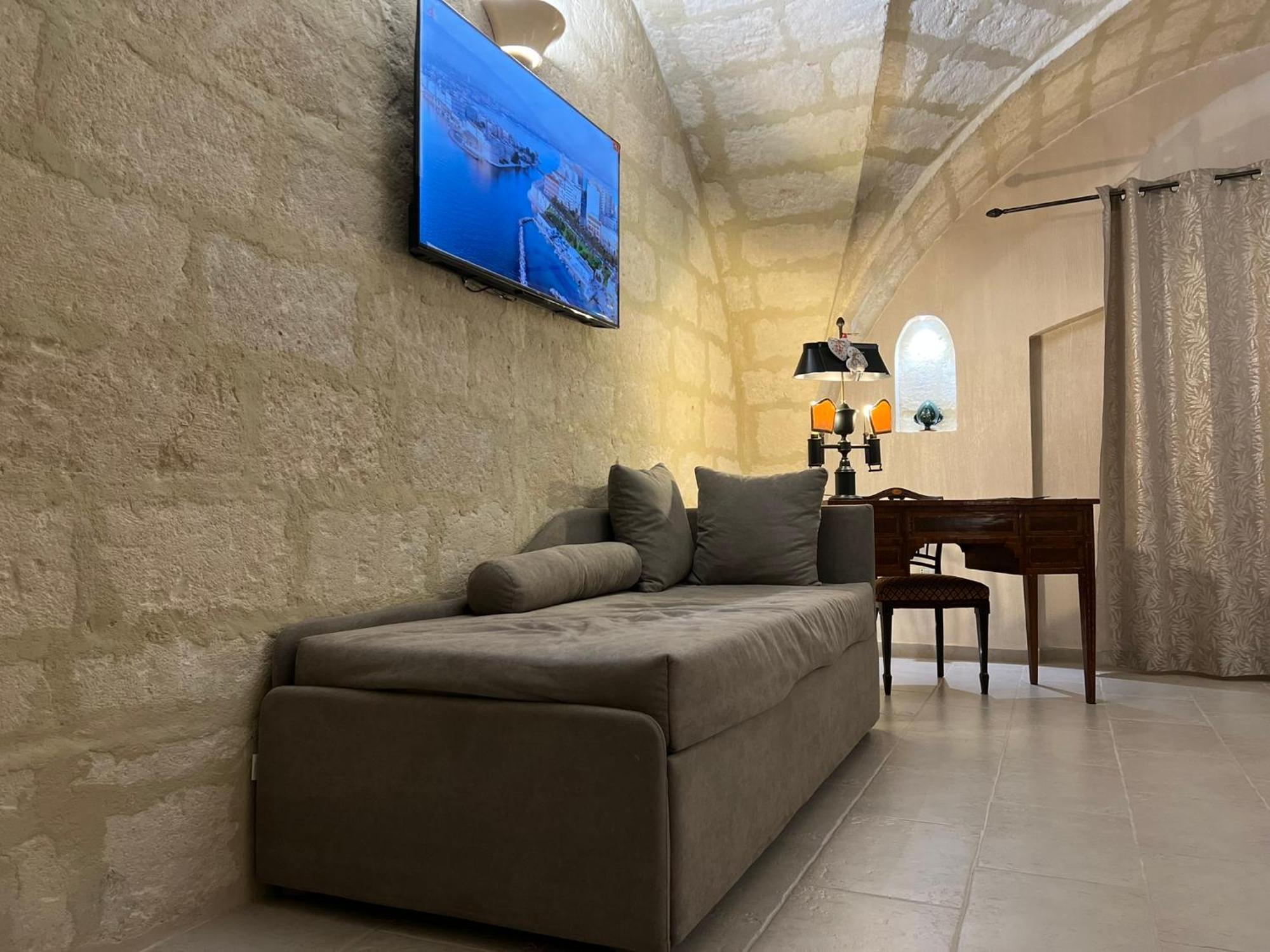 Suite Cavour Luxury Home Таранто Экстерьер фото